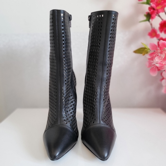 Nasty Gal Shoe Cult Cut Out Boots Size 8.5 - Picture 3 of 5